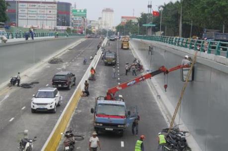 Chủ tịch UBND Tp Đà Nẵng kêu gọi khắc phục hậu quả mưa bão, sẵn sàng cho APEC 2017