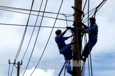 Phú Yên khắc phục sự cố điện sau cơn bão số 12