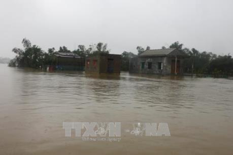 Hơn 45 nghìn ngôi nhà ở thành phố Huế vẫn ngập sâu 0,6 -0,8 m   