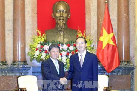 Chủ tịch nước Trần Đại Quang tiếp Bộ trưởng Tái thiết kinh tế Nhật Bản