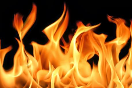 Cháy nhà dân tại ngõ Quỳnh, Hà Nội