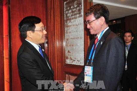 APEC 2017: Phó Thủ tướng Phạm Bình Minh gặp Bộ trưởng Ngoại giao Nhật Bản và Giám đốc WEF