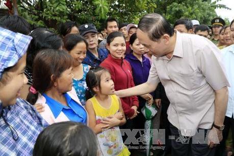 Chủ tịch nước Trần Đại Quang kiểm tra công tác khắc phục hậu quả bão số 12 tại Đà Nẵng