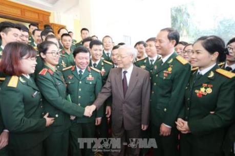Tổng Bí thư Nguyễn Phú Trọng gặp mặt thân mật các đại biểu ưu tú thanh niên quân đội