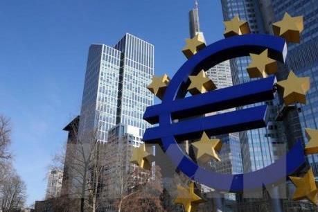 ECB hạ dự báo tăng trưởng kinh tế Eurozone