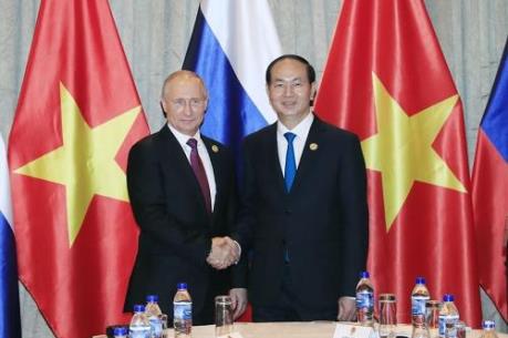 APEC 2017: Chủ tịch nước Trần Đại Quang gặp song phương Tổng thống Liên bang Nga Putin