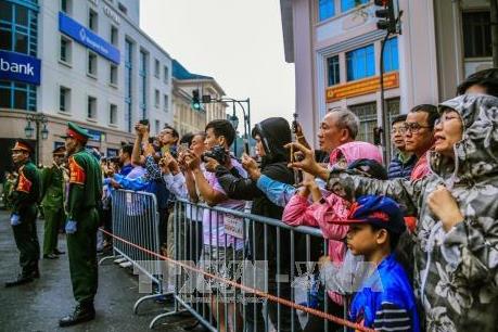 Người dân Thủ đô hào hứng chào đón Tổng thống Hoa Kỳ Donald Trump