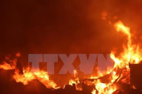 Hỏa hoạn thiêu rụi cây xăng, một người bị bỏng nặng