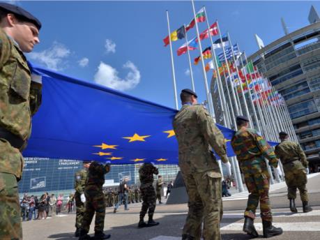 Vấn đề Brexit: Anh cam kết ủng hộ thúc đẩy hợp tác quốc phòng với EU