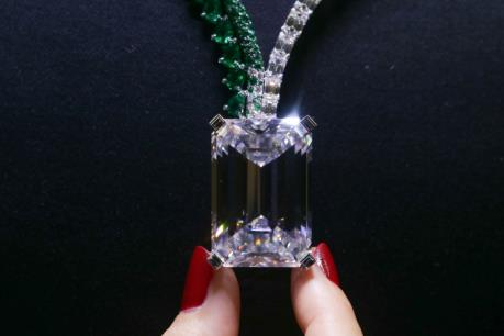 Viên kim cương lớn nhất thế giới có giá kỷ lục