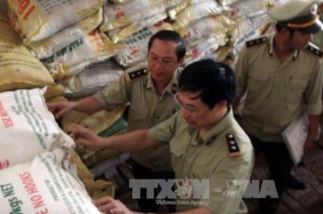 Xử phạt 3 cửa hàng kinh doanh doanh phân bón kém chất lượng