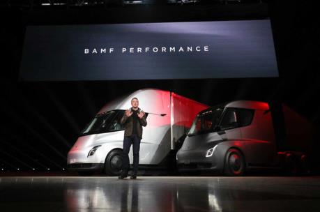 Tesla "trình làng" dòng xe tải hạng nặng chạy bằng điện
