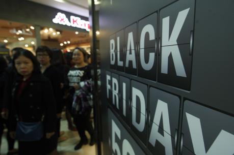 Black Friday tại Anh: Hoạt động mua sắm chủ yếu qua “bàn phím”