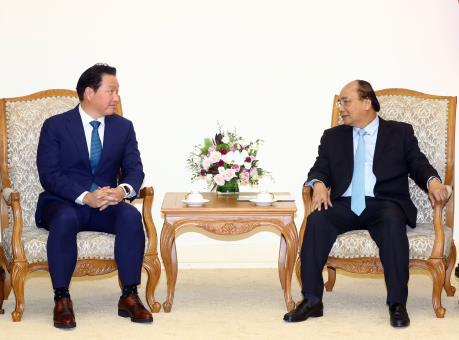 Thủ tướng Nguyễn Xuân Phúc tiếp Chủ tịch Tập đoàn SK Group, Hàn Quốc