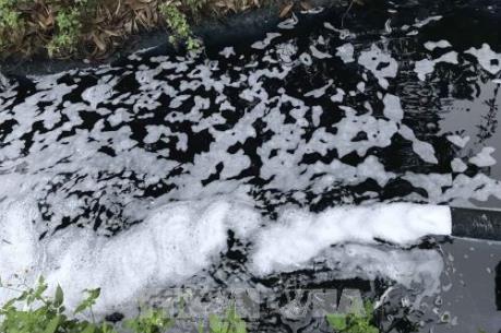 Bắt quả tang doanh nghiệp xả trộm nước thải ra môi trường