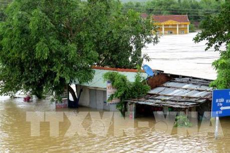 Đại sứ quán Việt Nam tại Lào phát động ủng hộ đồng bào trong nước bị thiên tai
