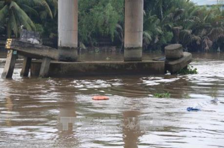 Tiền Giang: Tìm thấy hai thi thể trong vụ chìm sà lan ở huyện Châu Thành