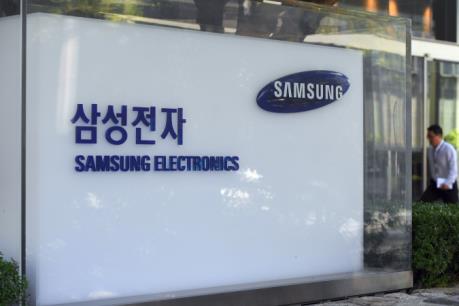 Samsung Electronics thu hẹp khoảng cách về doanh số bán với Apple