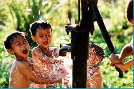 Công trình cấp nước bỏ hoang: Dân vẫn “khát” nước sạch