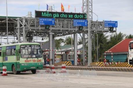 Lái xe qua Trạm thu phí BOT Cai Lậy lại phản đối gây ùn tắc cục bộ