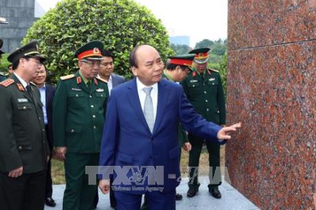 Thủ tướng Nguyễn Xuân Phúc làm việc với Ban Quản lý Lăng Chủ tịch Hồ Chí Minh