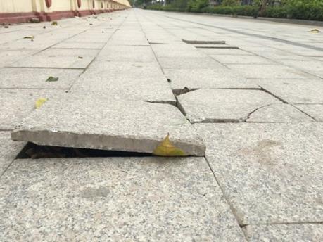 Hà Nội yêu cầu thanh kiểm tra các dự án lát đá vỉa hè