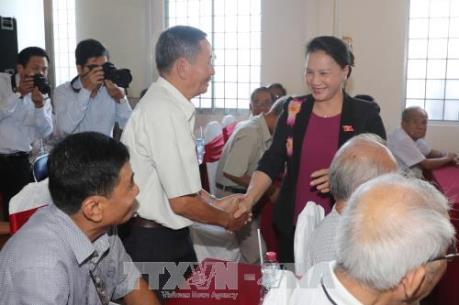 Chủ tịch Quốc hội Nguyễn Thị Kim Ngân tiếp xúc cử tri thành phố Cần Thơ