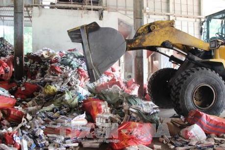 Tây Ninh tiêu hủy gần 584.000 bao thuốc lá ngoại nhập lậu