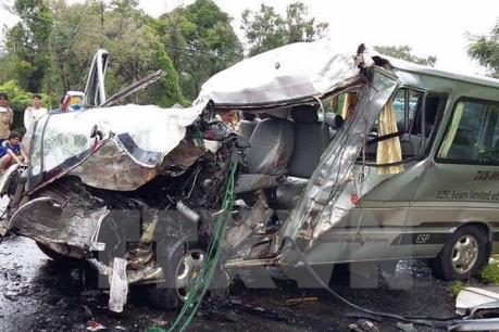 Hai vụ tai nạn thảm khốc, ít nhất 14 người thiệt mạng