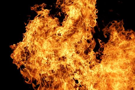 Hà Nội: Cháy lớn tại phố Trần Khát Chân