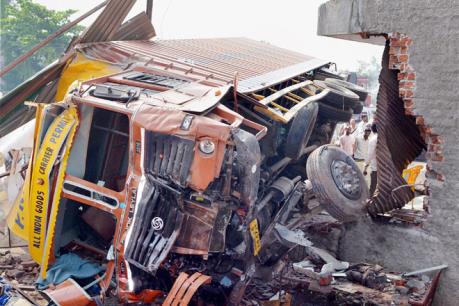 Tai nạn đường bộ thảm khốc tại Ấn Độ