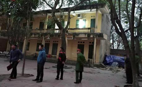 Đổ lan can trường tiểu học ở Bắc Ninh khiến 13 học sinh nhập viện