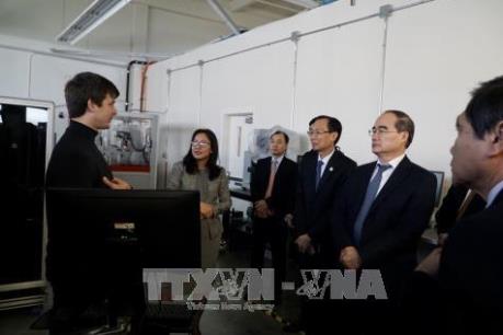 Lãnh đạo Thành phố Hồ Chí Minh làm việc với các tập đoàn công nghệ Mỹ