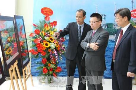 Khai mạc triển lãm ảnh "Biển đảo Tổ quốc"