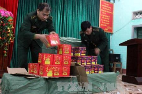 Bắt giữ vụ vận chuyển trái phép 300 kg pháo nổ