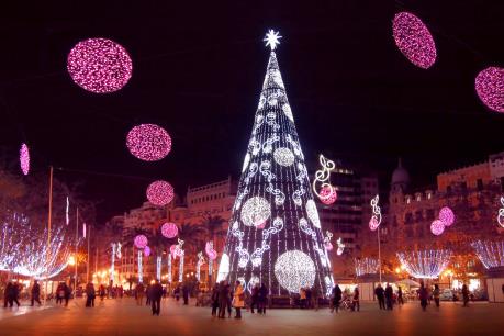 Người Tây Ban Nha mạnh tay chi trong mùa Giáng sinh