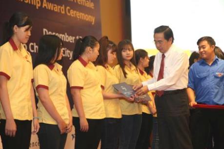 Trao học bổng cho các nữ sinh kỹ thuật trên địa bàn Tp. Hồ Chí Minh