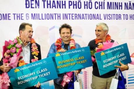 Vietnam Airlines đón khách quốc tế thứ 6 triệu đến Tp. Hồ Chí Minh