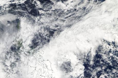 Hàng nghìn người dân Philippines đi tránh bão