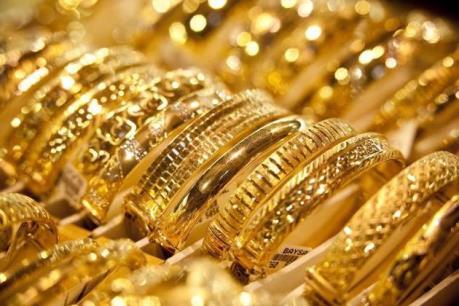 Giá vàng trong nước đang đắt hơn giá thế giới gần 2 triệu đồng/lượng