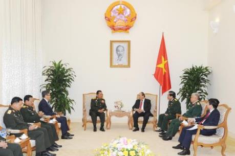 Thủ tướng Nguyễn Xuân Phúc tiếp Bộ trưởng Bộ Quốc phòng Lào