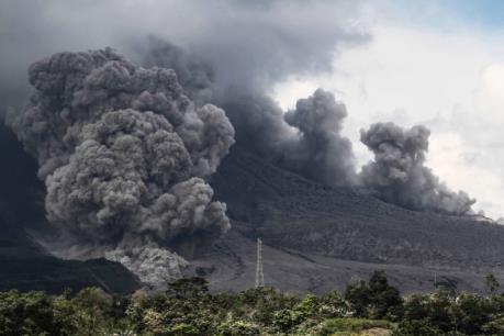Núi lửa Sinabung phun trào ở Indonesia