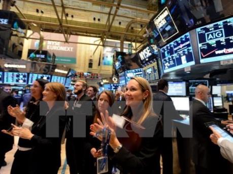 Các chỉ số chứng khoán chủ lực của Mỹ chinh phục kỷ lục mới