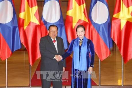 Chủ tịch Quốc hội Nguyễn Thị Kim Ngân hội kiến với Tổng Bí thư, Chủ tịch nước Lào