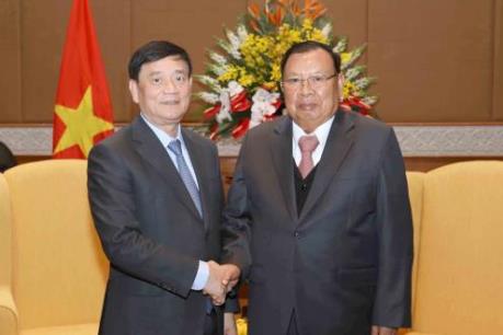 Tổng Bí thư, Chủ tịch nước Lào tiếp Đoàn đại biểu Hội Hữu nghị Việt Nam – Lào