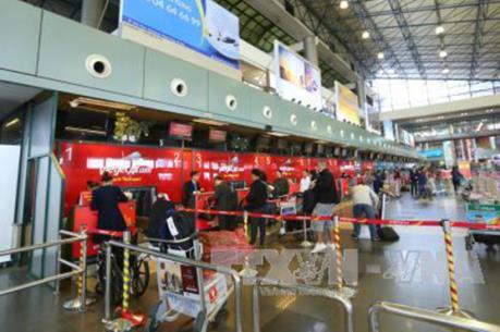 Vụ hành khách "tố" Hải quan Nội Bài: Xác định trách nhiệm 6 cán bộ liên quan