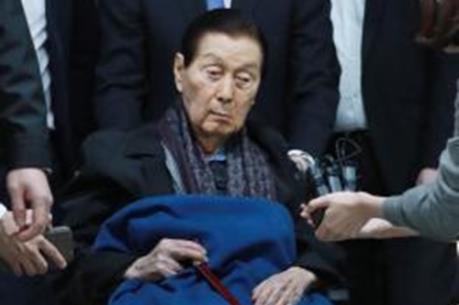 Kết án 4 năm tù giam với người sáng lập tập đoàn Lotte