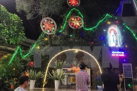 Rộn ràng không khí đón Giáng sinh trên cả nước