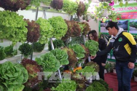 Đa dạng sản phẩm tại Phiên chợ rau - hoa và Triển lãm nông nghiệp công nghệ cao