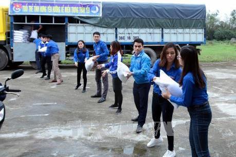 Tuổi trẻ Hưng Yên ủng hộ đồng bào miền Trung bị lũ lụt
